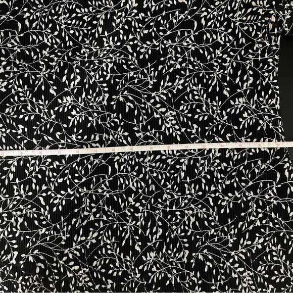 Dressbarn Black and White Flutter Sleeve Sheath Dress Size 14 - Picture 6 of 6